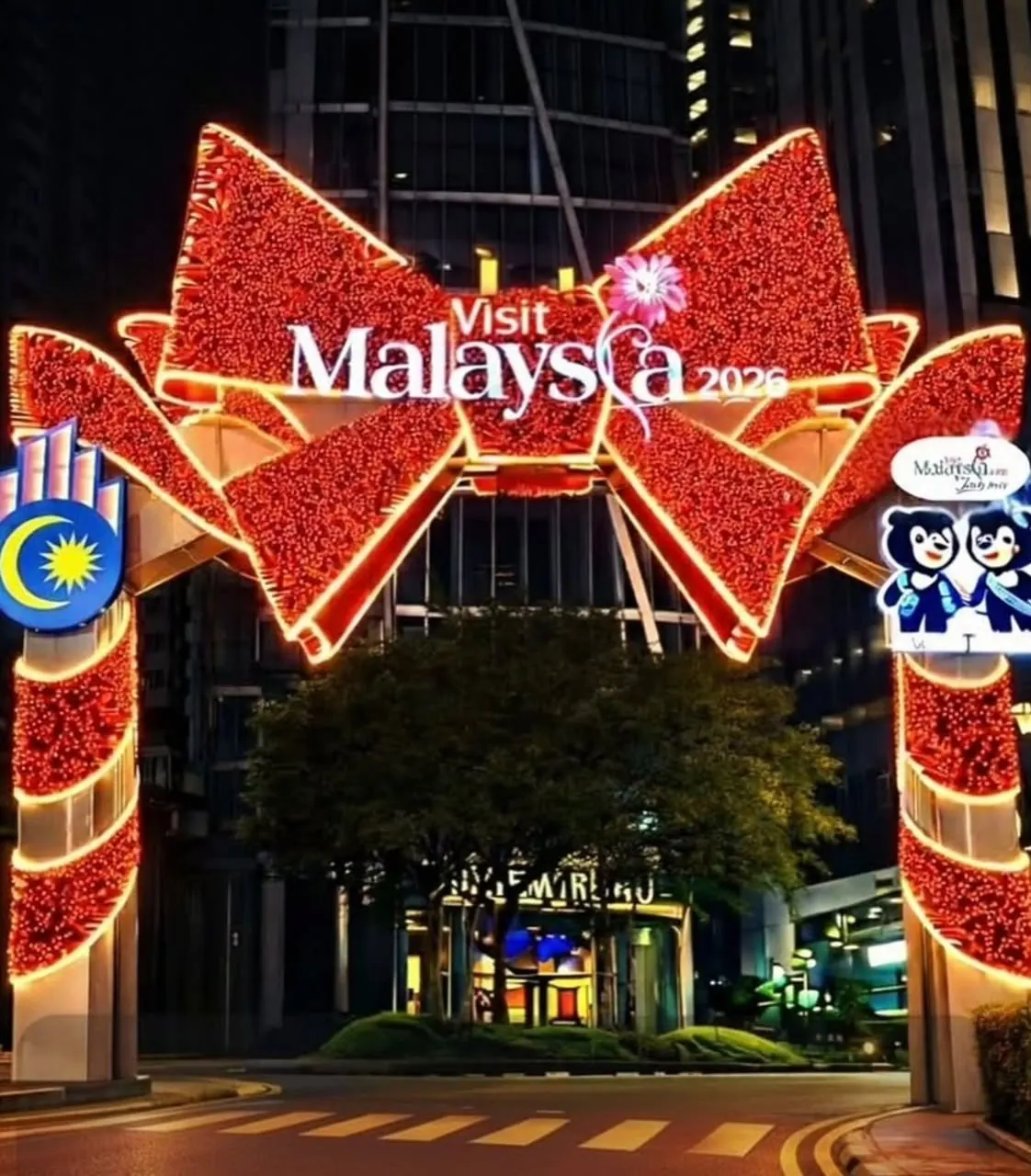 Visit Malaysia light arch near Pavilion Square